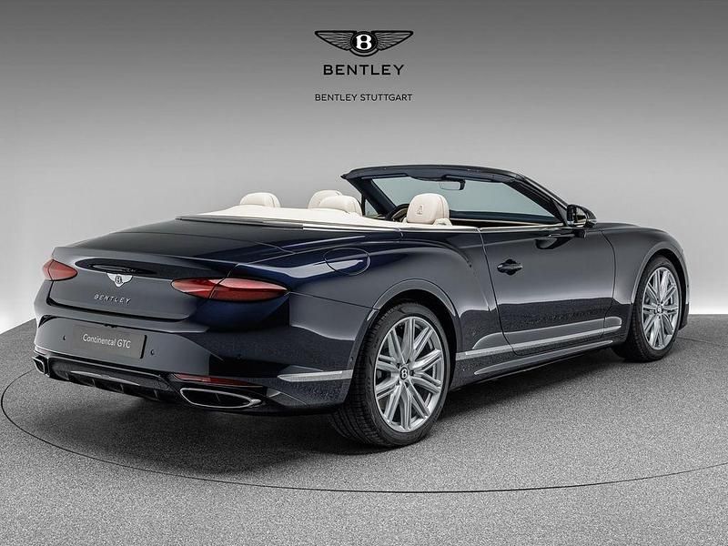 Neu Bentley Continental 680 PS (500 kW) 2026 Blau Cabrio