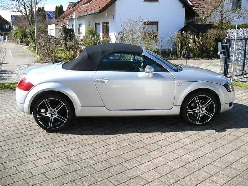 Gebraucht Audi TT Roadster Sport 180 PS (132 kW) 2000 Silber Cabrio