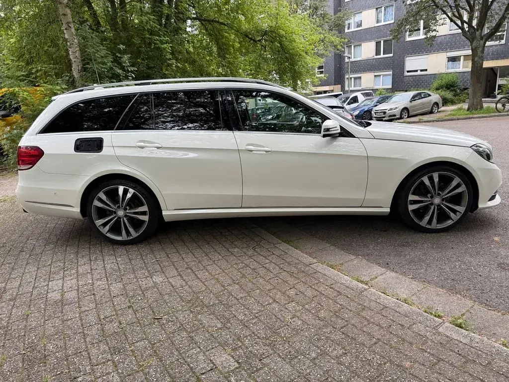 Gebraucht Mercedes E300 231 PS (169 kW) 2013 Weiß Kombi