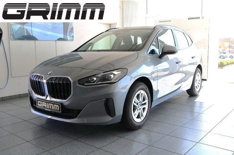 Grau Gebraucht 2024 BMW 218 Van / Kleinbus | 26.500 € (Fairer Preis) - Bild 1/4