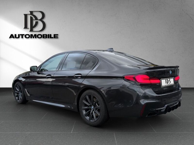 Grau Gebraucht 2017 BMW M550 Performance Limousine | 39.900 € (Teuer) - Bild 1/4
