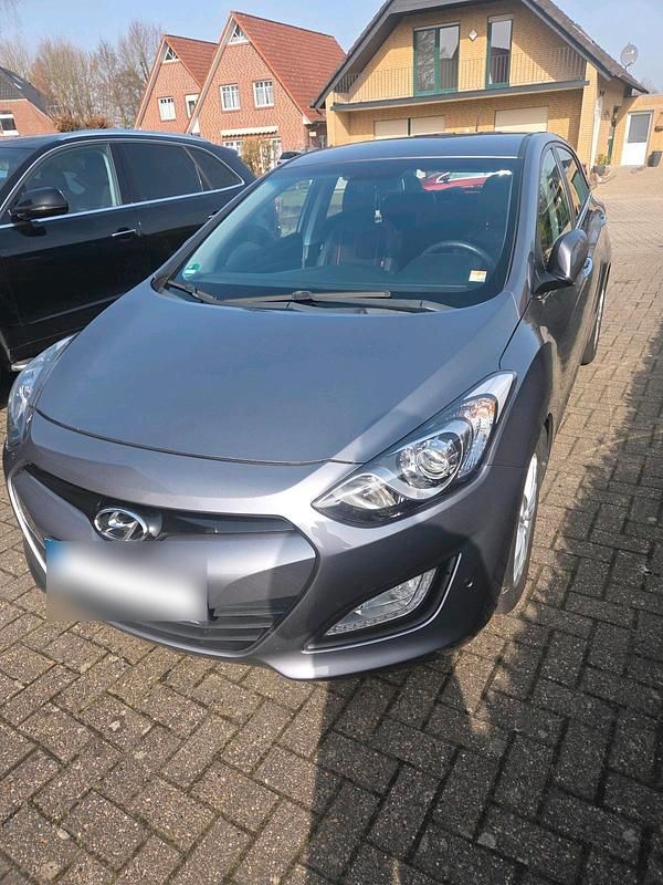 Gebraucht Hyundai i30 128 PS (94 kW) 2012 Grau Limousine