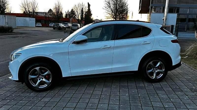 Gebraucht Alfa Romeo Stelvio 280 PS (205 kW) 2019 Weiß SUV