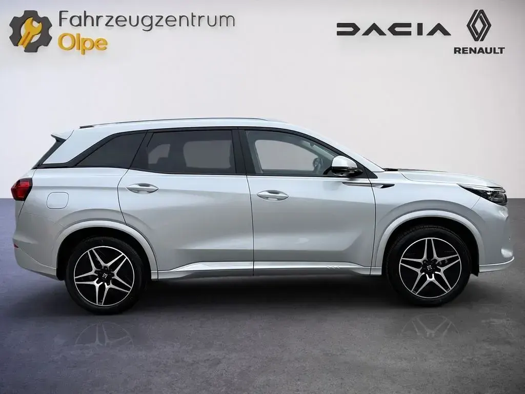 Neu DFSK E5 177 PS (130 kW) 2026 Silber SUV
