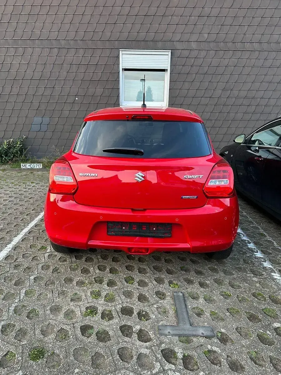 Gebraucht Suzuki Swift Comfort 83 PS (61 kW) 2023 Rot Kleinwagen