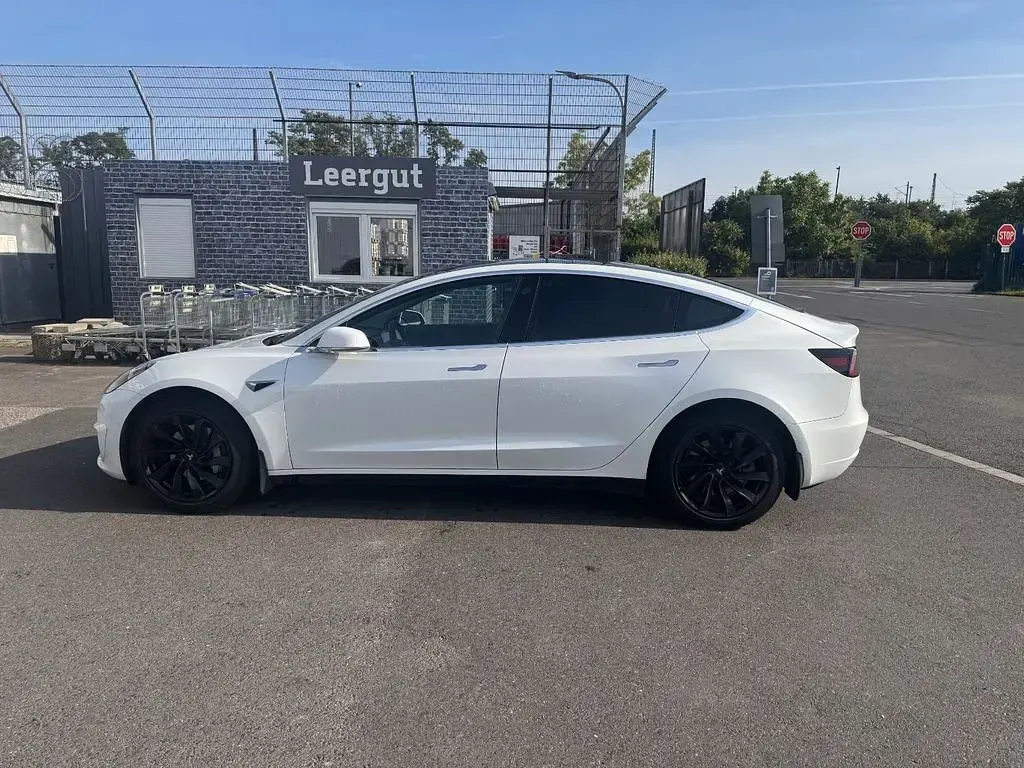 Gebraucht Tesla Model 3 Standard Range Plus 225 kW (306 PS) 2020 Weiß Limousine