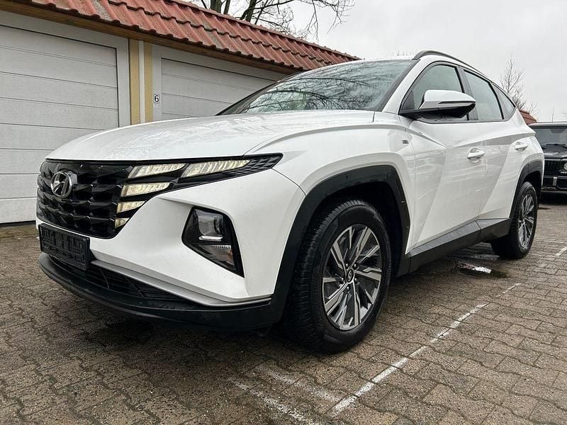 Gebraucht Hyundai Tucson Select 136 PS (100 kW) 2022 Weiß SUV