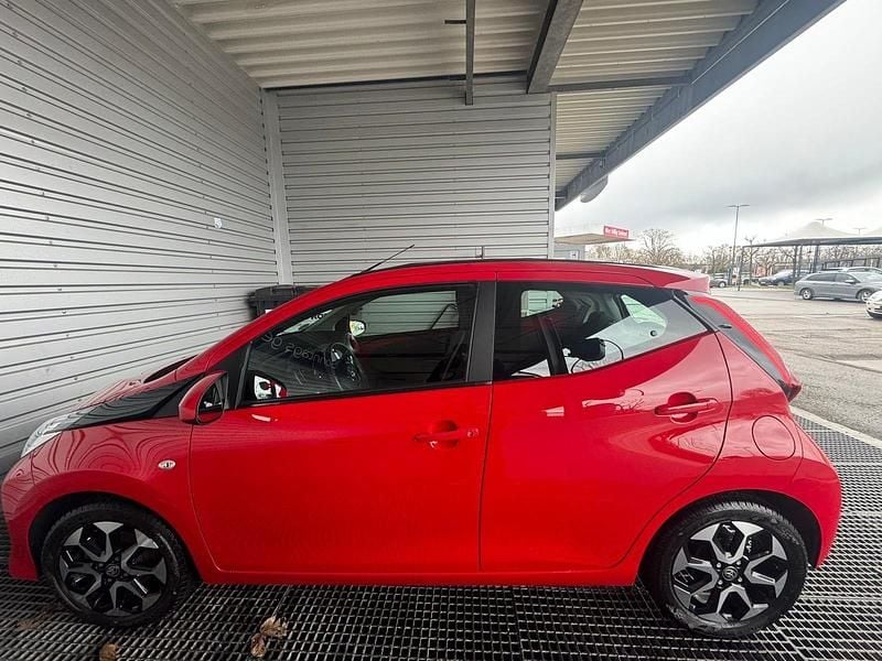 Gebraucht Toyota Aygo 72 PS (52 kW) 2020 Rot Kleinwagen