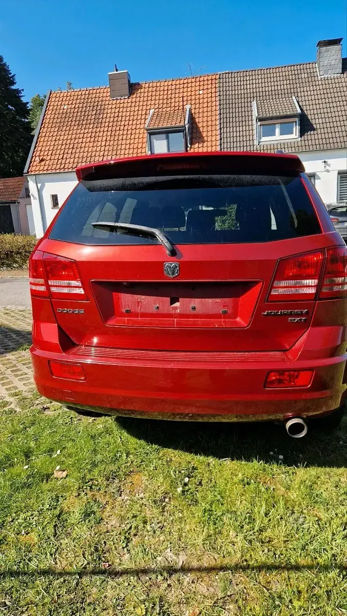 Second-hand Dodge Journey 170 CP (125 kW) 2010 Roșu SUV