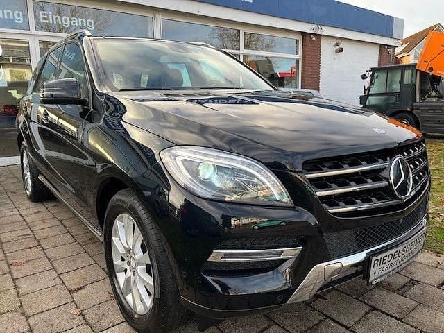 Schwarz Gebraucht 2014 Mercedes ML350 SUV | 17.880 € (Superpreis) - Bild 1/4