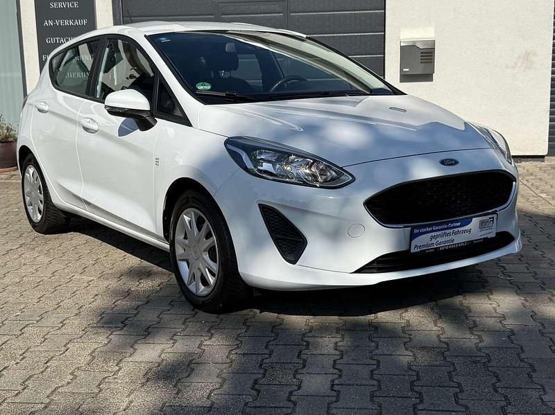 Gebraucht Ford Fiesta Trend 71 PS (52 kW) 2018 Frostweiß Kleinwagen
