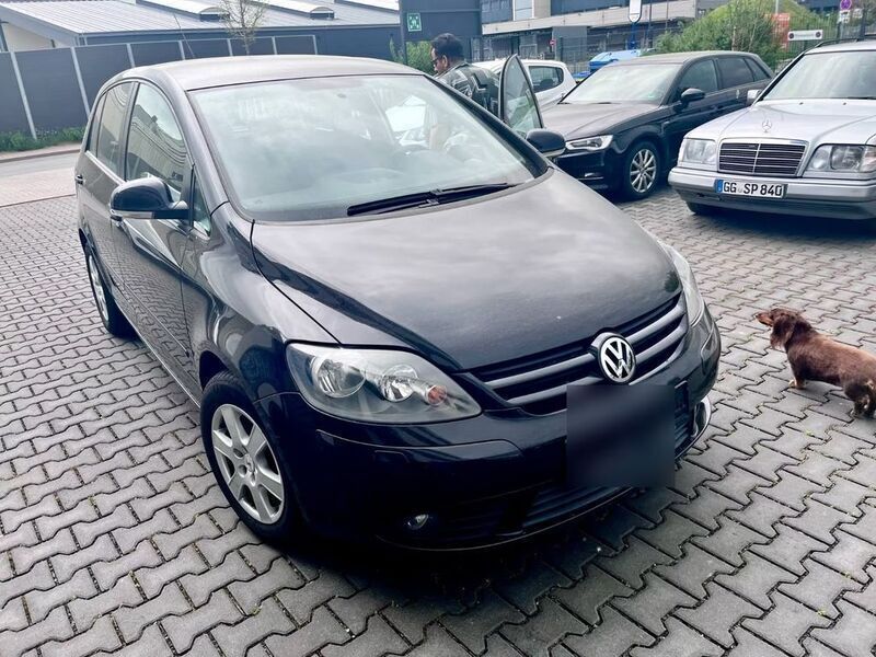 Schwarz Gebraucht 2007 VW Golf Plus Cross Trendline Van / Kleinbus | 2.900 € (Fairer Preis) - Bild 1/4