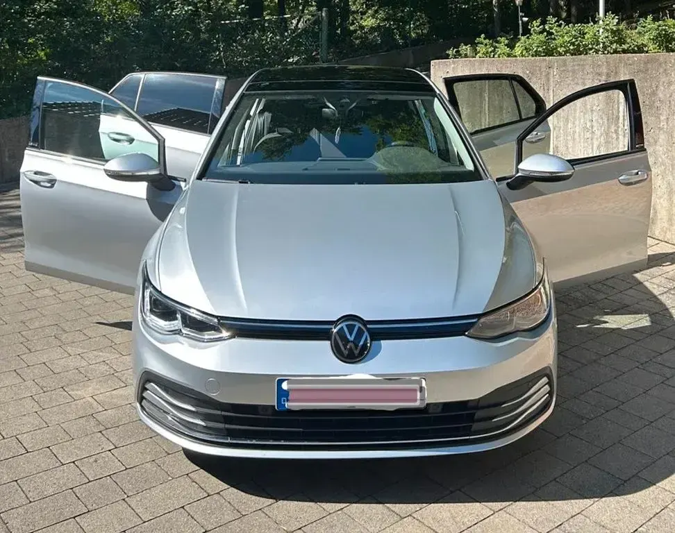 Gebraucht VW Golf VII Active 150 PS (110 kW) 2021 Silber Kleinwagen