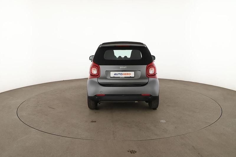 Gebraucht Smart ForTwo Cabrio Basis 90 PS (66 kW) 2018 Grau Cabrio