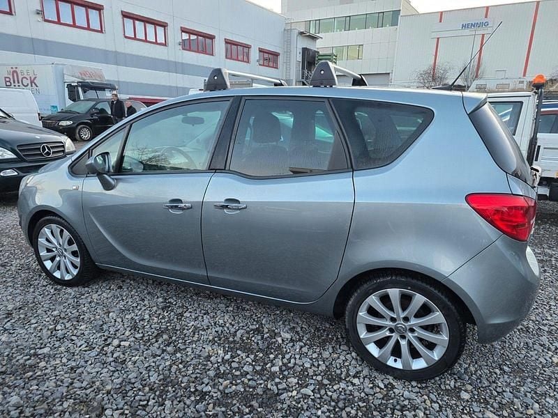 Gebraucht Opel Meriva Innovation 140 PS (102 kW) 2010 Silber Van / Kleinbus