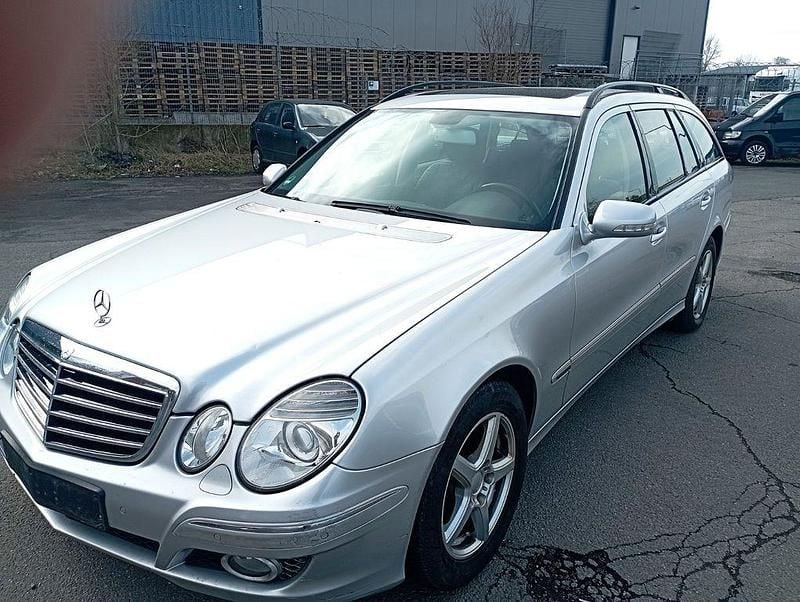 Gebraucht Mercedes E220 Elegance 170 PS (125 kW) 2008 Silber Kombi