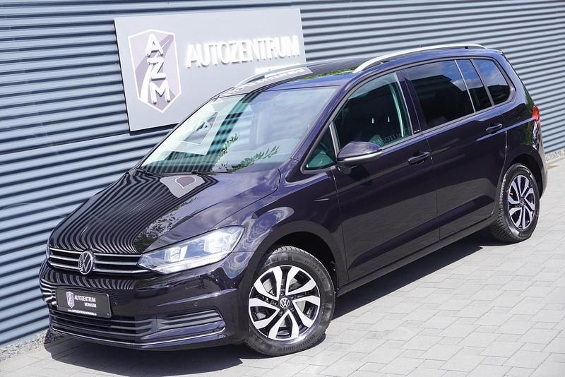 Deep black perleffekt Gebraucht 2021 VW Touran Van / Kleinbus | 25.990 € (Fairer Preis) - Bild 1/4