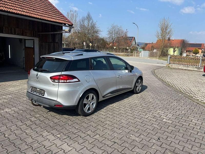 Gebraucht Renault Clio IV Dynamique 90 PS (66 kW) 2015 Silber Kombi