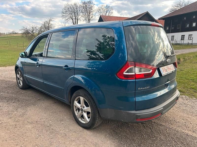 Gebraucht Ford Galaxy 140 PS (102 kW) 2007 Blau Van / Kleinbus