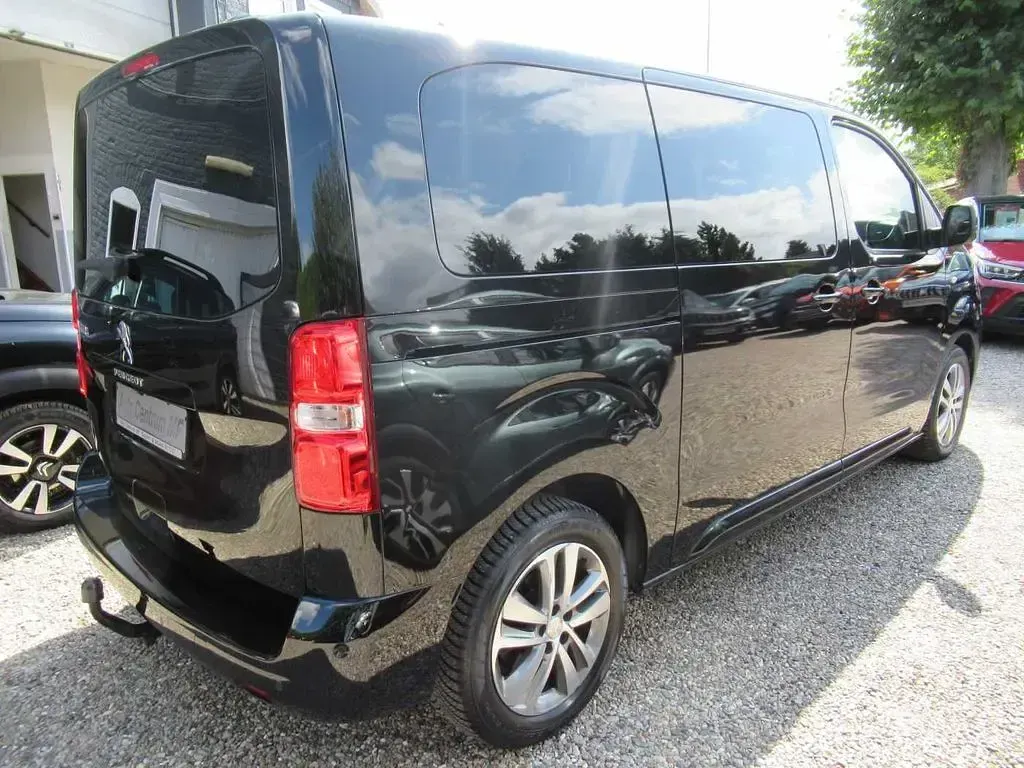 Gebraucht Peugeot Traveller Active 144 PS (105 kW) 2021 Schwarz Van / Kleinbus