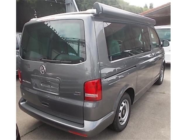 Gebraucht VW T5 Comfortline 140 PS (102 kW) 2015 Grau metallic Van