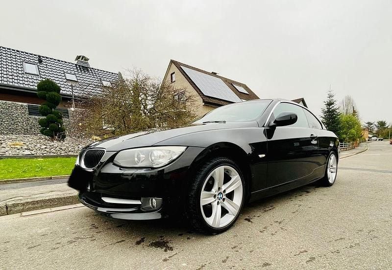 Schwarz Gebraucht 2010 BMW 318 Cabriolet Cabrio | 10.999 € (Fairer Preis) - Bild 1/4