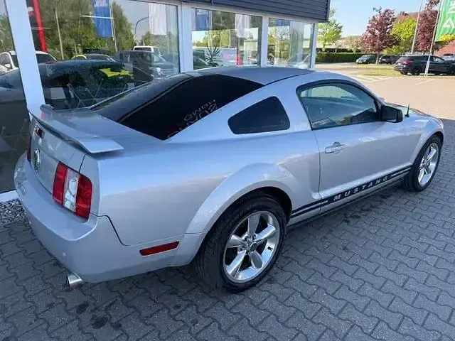 Gebraucht Ford Mustang 290 PS (213 kW) 2005 Silber Coupé