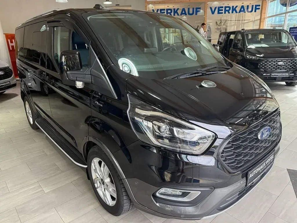 Gebraucht Ford Tourneo Active 185 PS (136 kW) 2022 Schwarz Van / Kleinbus
