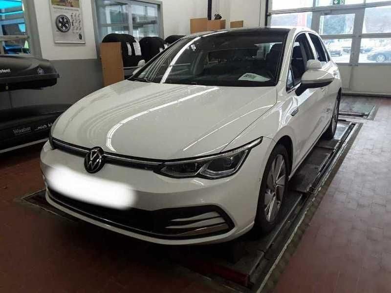 Gebraucht VW Golf VIII Style 150 PS (110 kW) 2023 Pure white Limousine