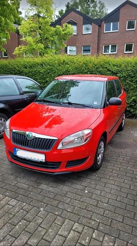 Rot Gebraucht 2012 Skoda Fabia Cool Edition Kleinwagen | 1.900 € (Superpreis) - Bild 1/4