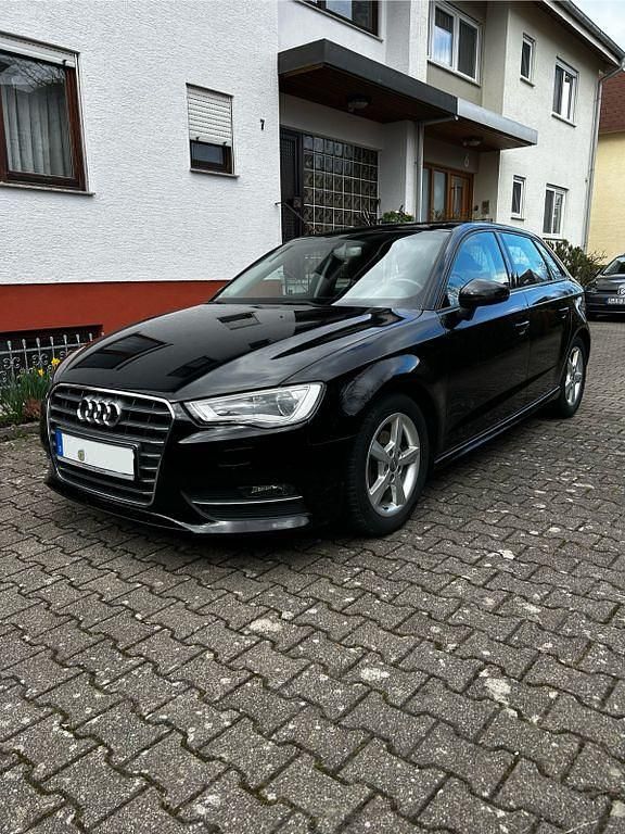 Gebraucht Audi A3 110 PS (80 kW) 2015 Schwarz Limousine