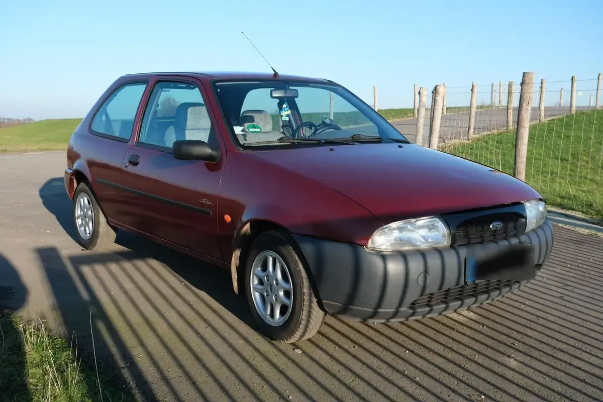 Gebraucht Ford Fiesta 60 PS (44 kW) 1997 Rot Kleinwagen