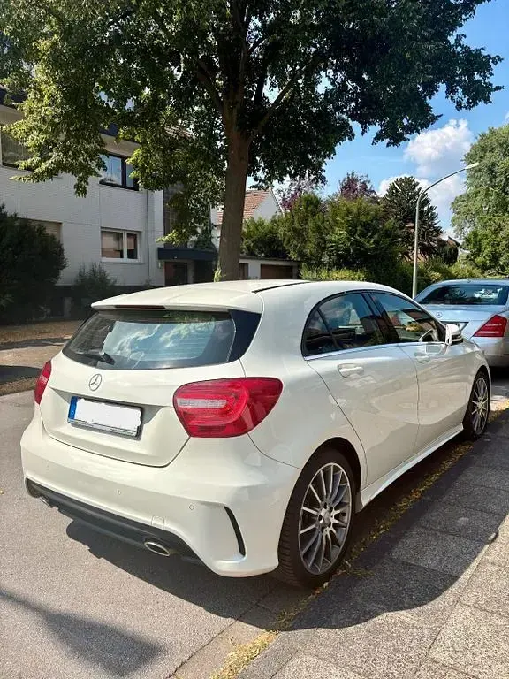 Gebraucht Mercedes A180 AMG 122 PS (89 kW) 2014 Weiß Kleinwagen