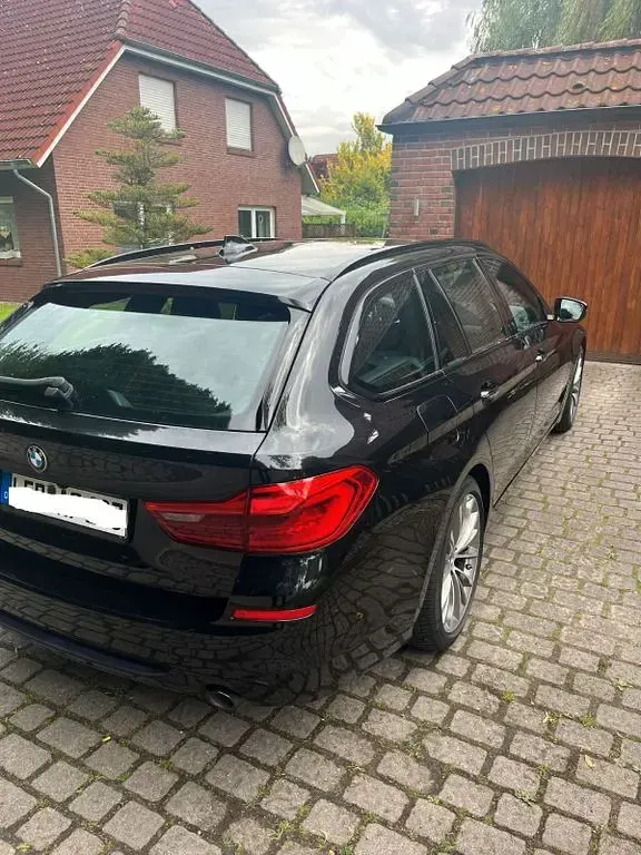 Gebraucht BMW 520 Sport Line 190 PS (139 kW) 2018 Schwarz Kombi