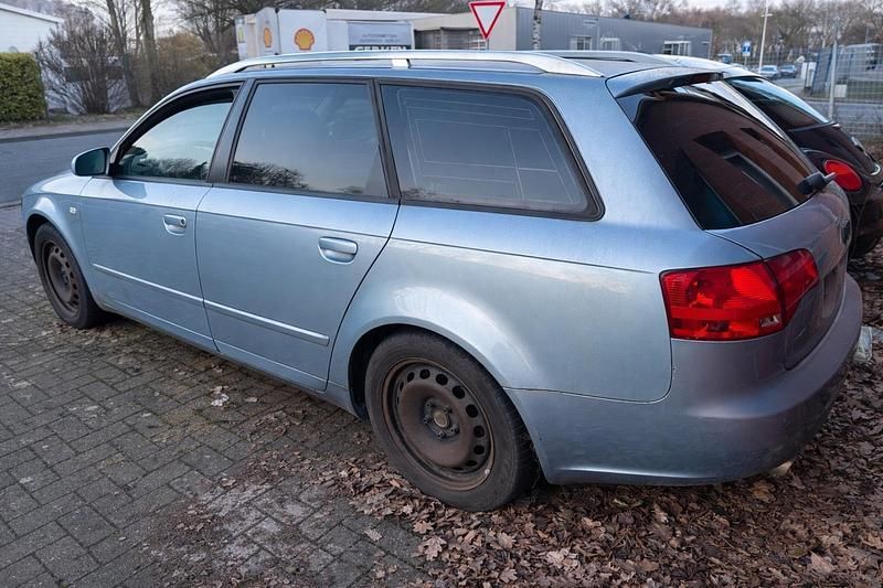 Gebraucht Audi A4 130 PS (95 kW) 2005 Blau Kombi