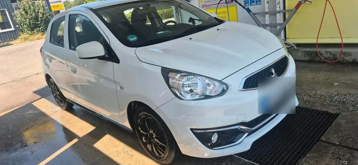 Gebraucht Mitsubishi Space Star 70 PS (51 kW) 2018 Weiß Kleinwagen