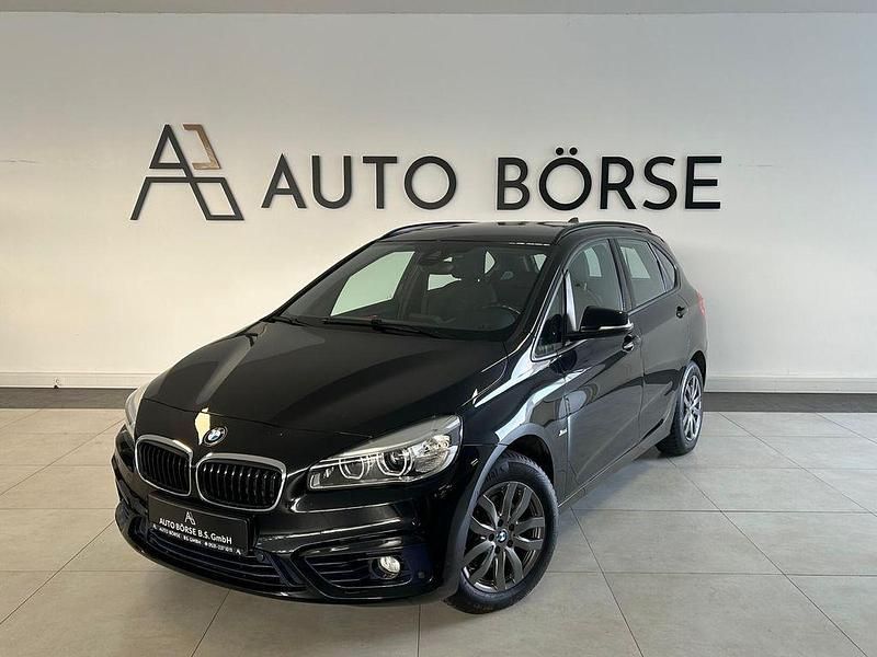 Schwarz Gebraucht 2017 BMW 218 Active Tourer Sport Line Van / Kleinbus | 12.990 € (Guter Preis) - Bild 1/3