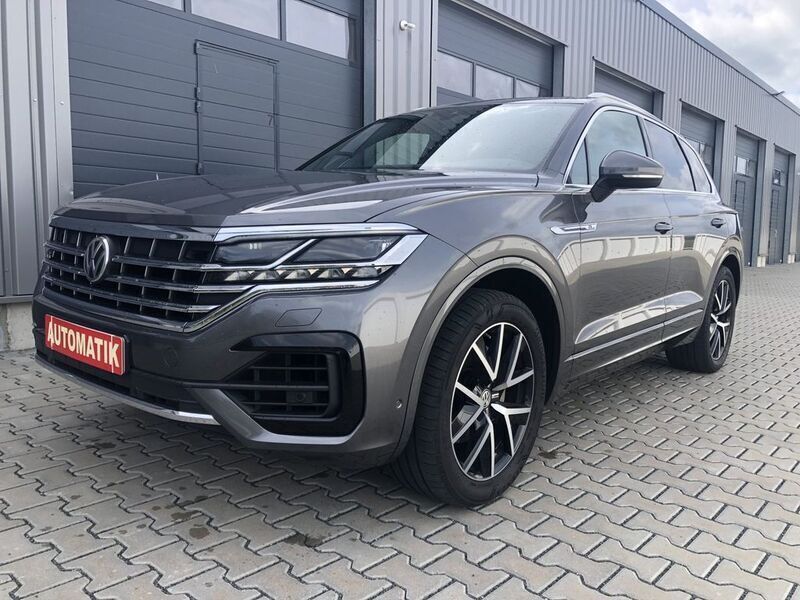 Siliziumgrau metallic Gebraucht 2018 VW Touareg R-line SUV | 41.890 € (Fairer Preis) - Bild 1/3