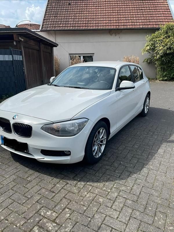 Gebraucht BMW 114 105 PS (77 kW) 2013 Weiß Kleinwagen