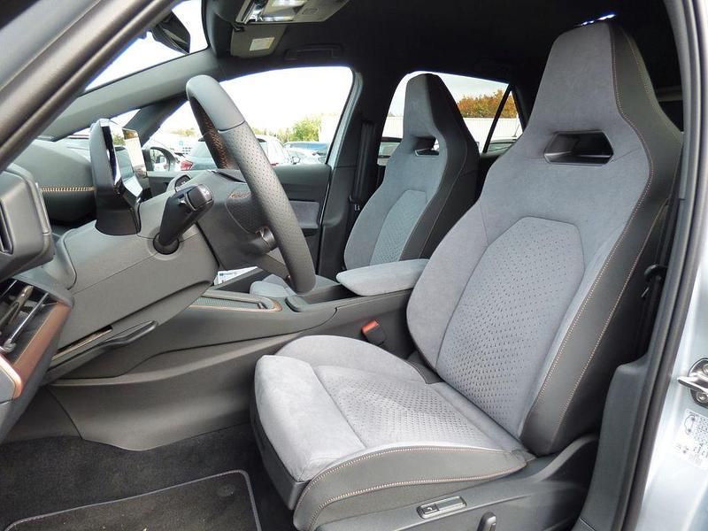 Neu Cupra Born 169 kW (231 PS) 2025 Silber Kleinwagen