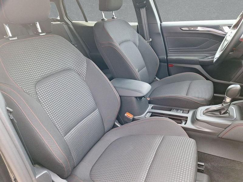 Gebraucht Ford Focus ST-Line X 155 PS (114 kW) 2024 Andere Limousine