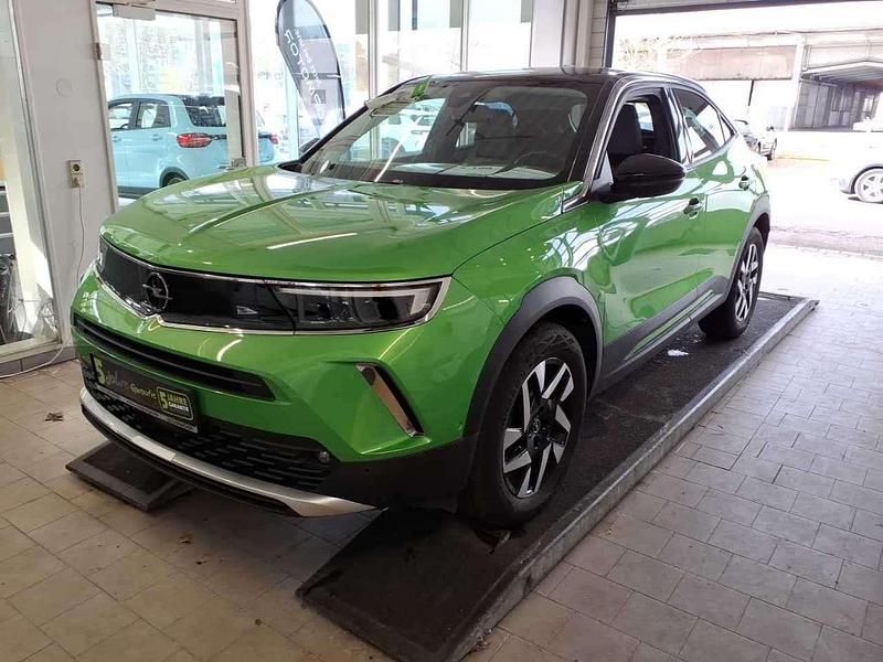 Gebraucht Opel Mokka Elegance 131 PS (96 kW) 2022 Matcha green/ikone gruen SUV