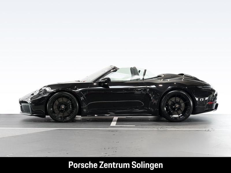 Neu Porsche 911 541 PS (397 kW) 2026 Tiefschwarzmetallic Cabrio