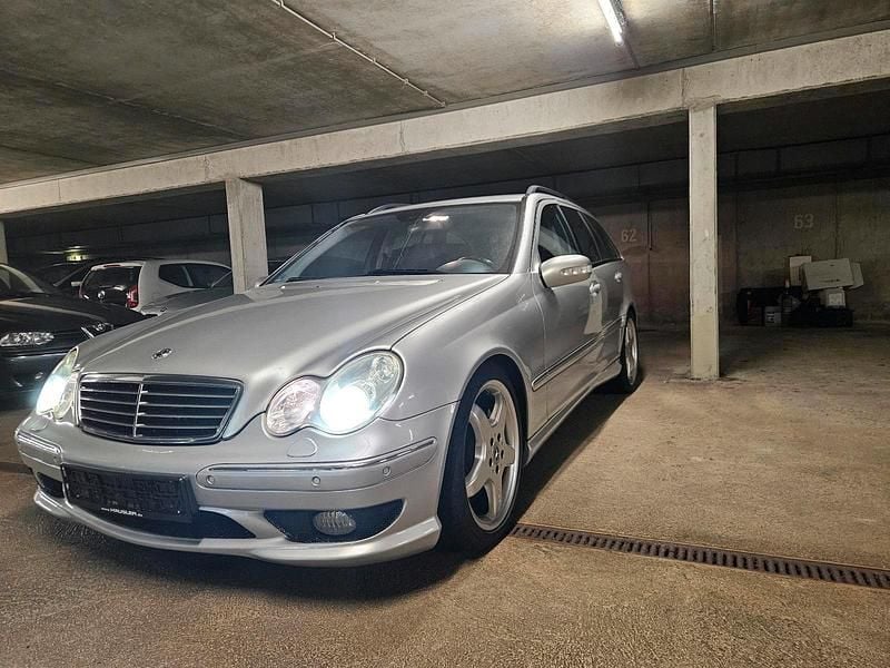 Silber Gebraucht 2004 Mercedes C32 AMG AMG Kombi | 9.750 € - Bild 1/4