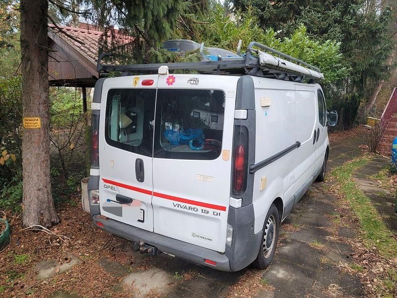 Gebraucht Opel Vivaro 82 PS (60 kW) 2003 Weiß Van / Kleinbus