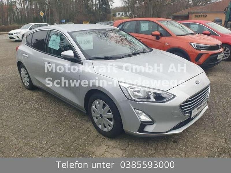 Silber Gebraucht 2019 Ford Focus Cool & Connect Limousine | 14.990 € (Etwas zu teuer) - Bild 1/3