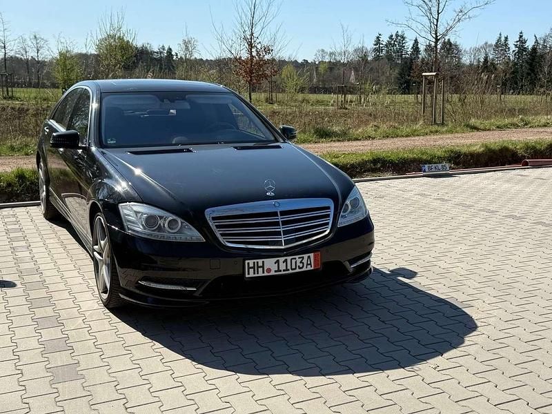 Schwarz Gebraucht 2009 Mercedes S600L Limousine | 27.000 € (Fairer Preis) - Bild 1/4
