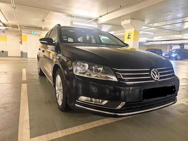 Gebraucht VW Passat 140 PS (102 kW) 2013 Schwarz Kombi