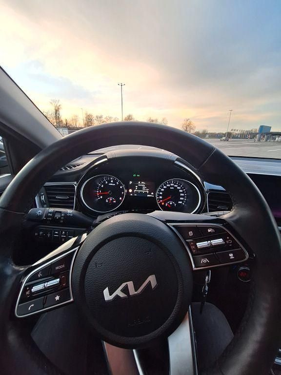 Gebraucht Kia XCeed Vision 160 PS (117 kW) 2024 Schwarz SUV