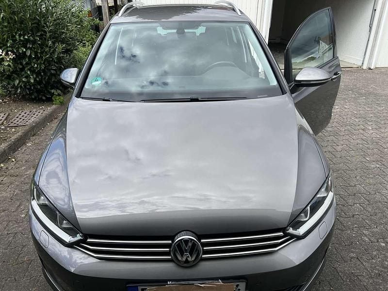 Grau Gebraucht 2016 VW Golf Sportsvan Comfortline Van / Kleinbus | 9.200 € (Guter Preis) - Bild 1/4